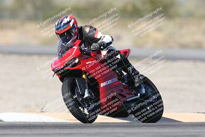 media/Dec-01-2025-Moto Forza (Mon) [[2daa91e15f]]/1-Advanced Group/Session 3 (Turn 3)/